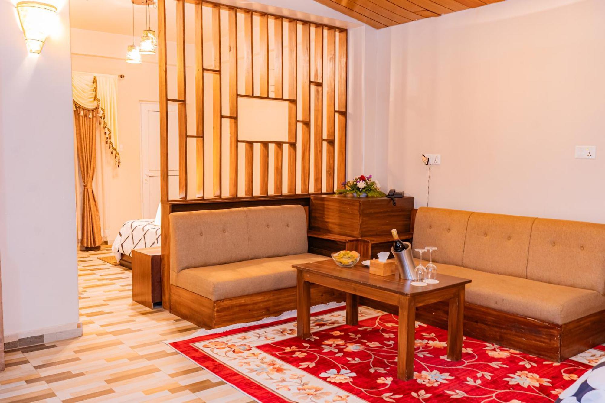 Busy Bee Resort, Pokhara Extérieur photo