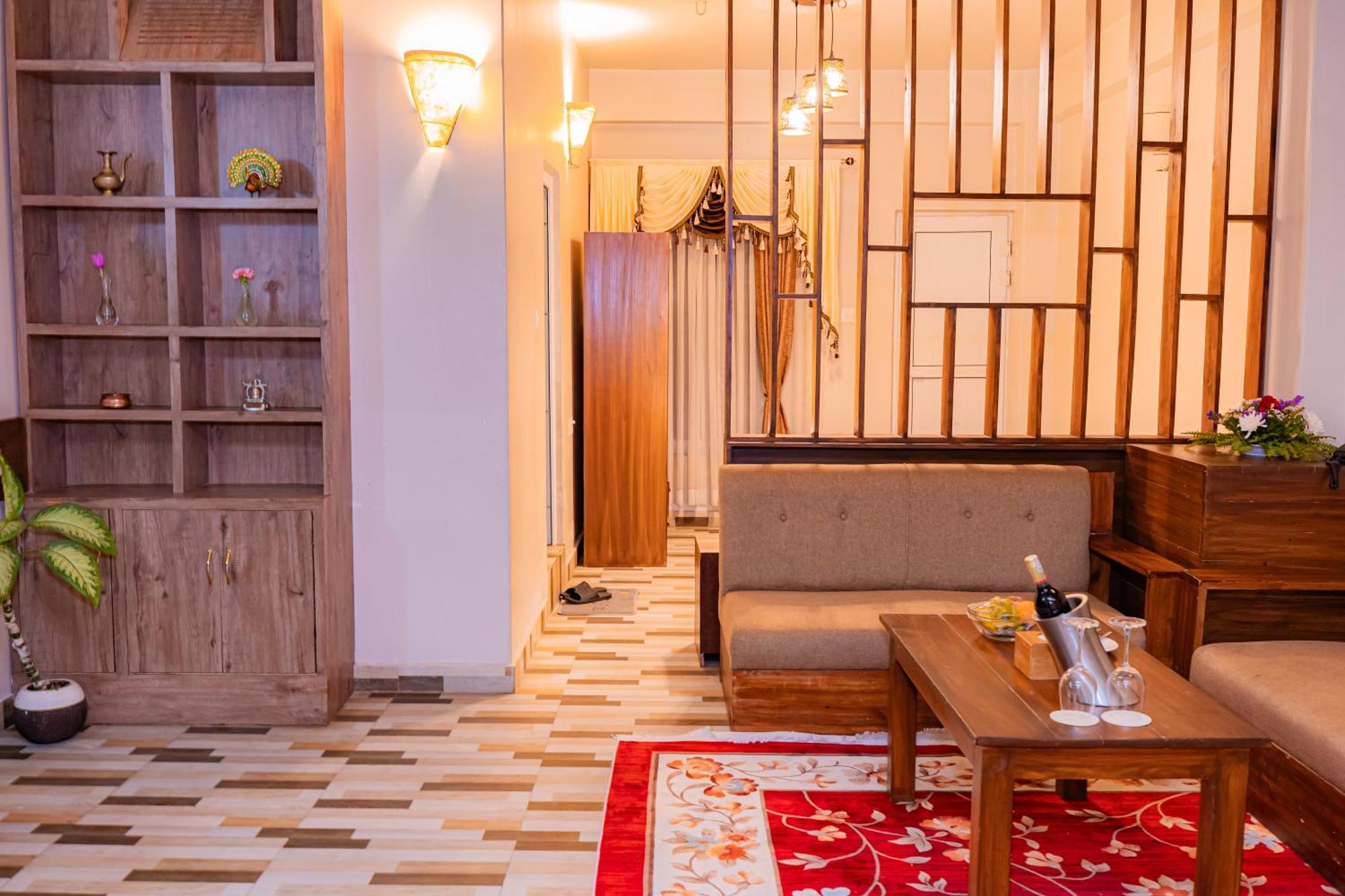 Busy Bee Resort, Pokhara Extérieur photo