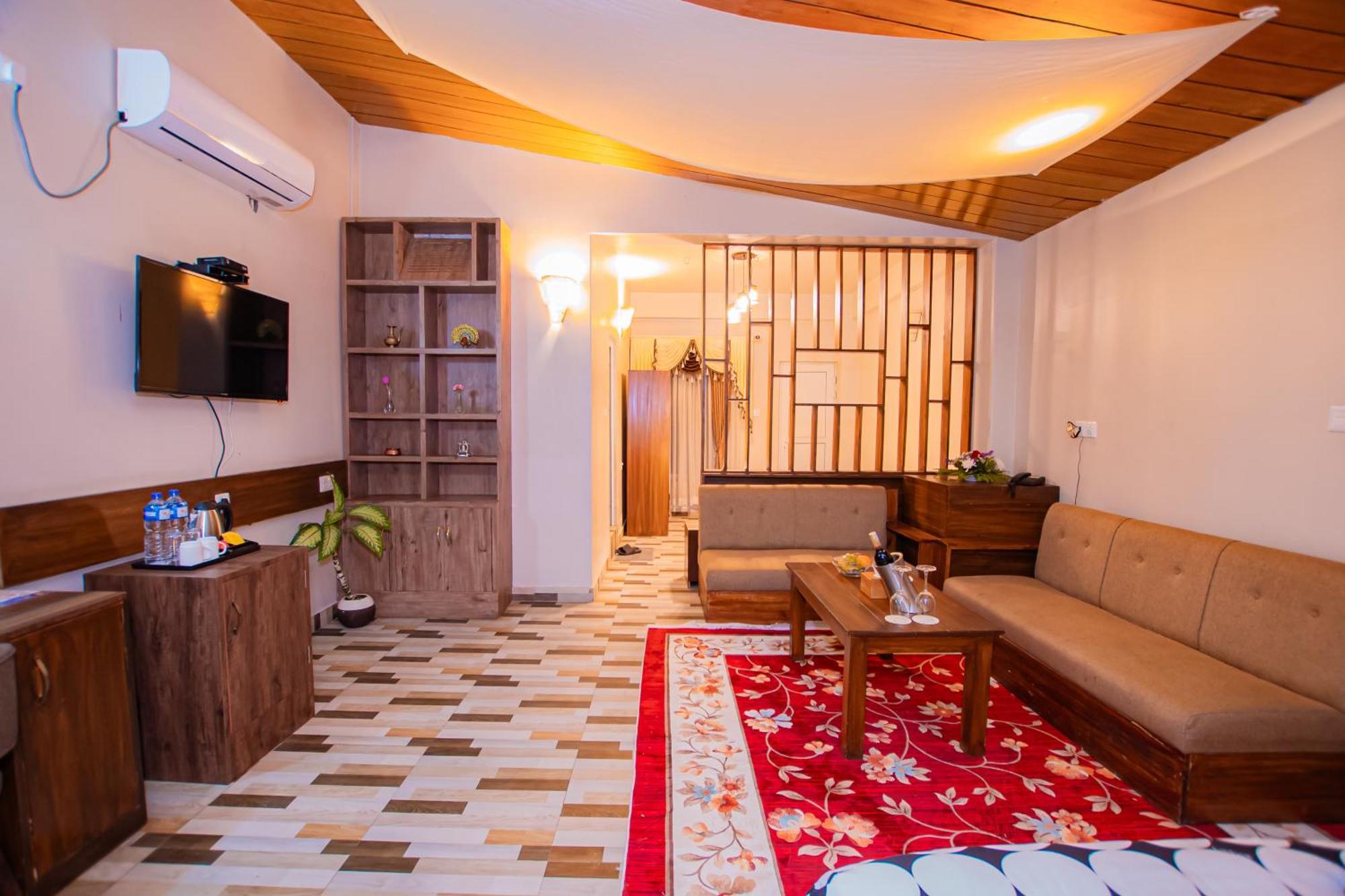Busy Bee Resort, Pokhara Extérieur photo