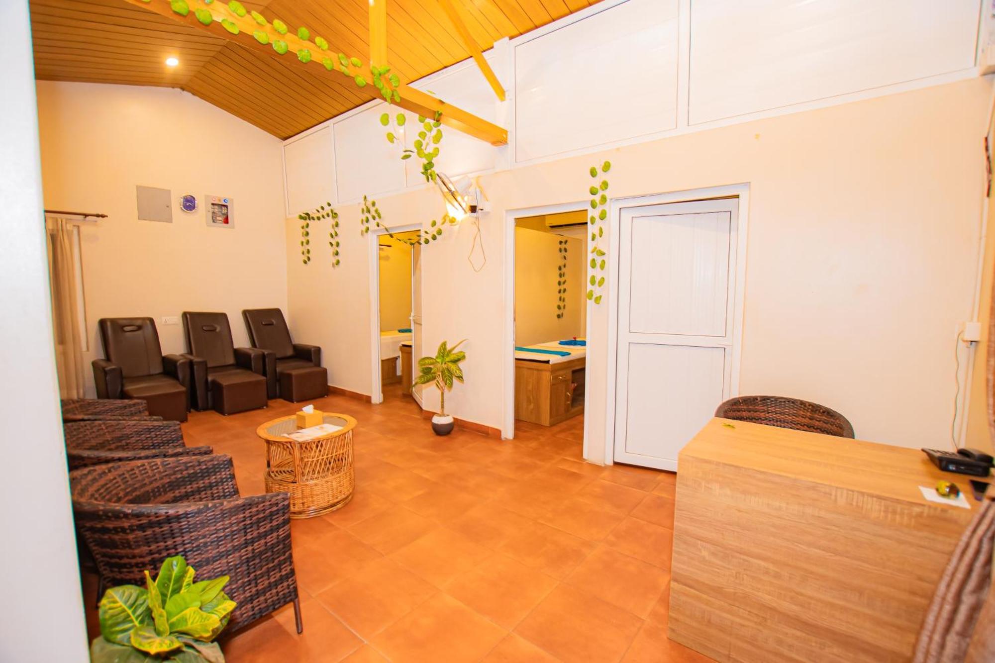 Busy Bee Resort, Pokhara Extérieur photo