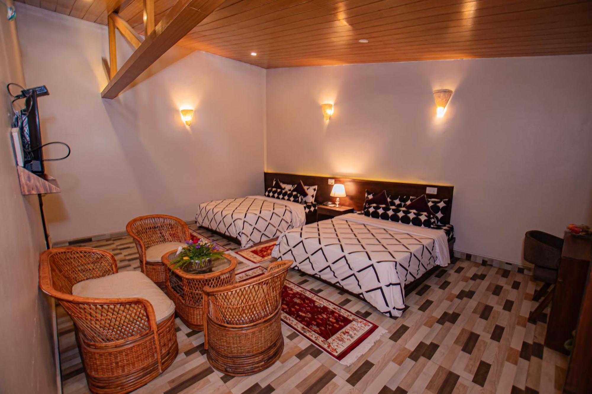 Busy Bee Resort, Pokhara Extérieur photo