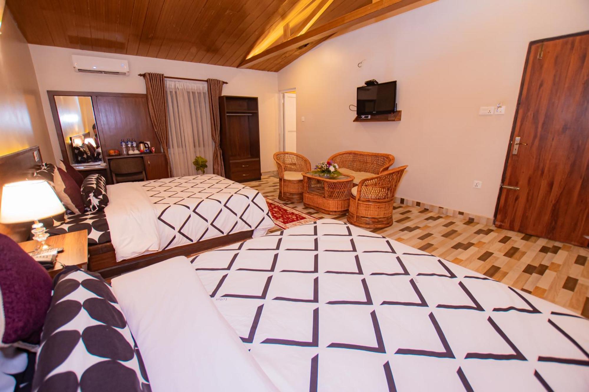 Busy Bee Resort, Pokhara Extérieur photo
