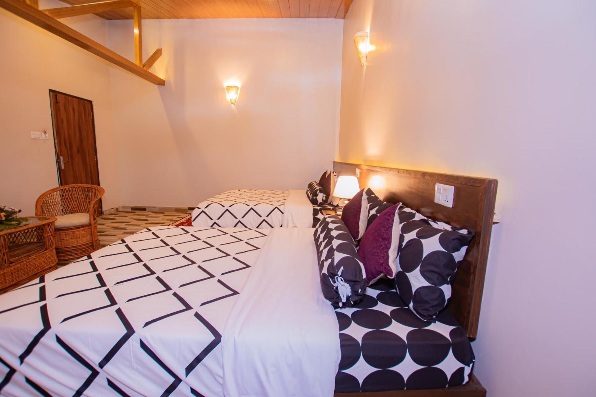Busy Bee Resort, Pokhara Extérieur photo