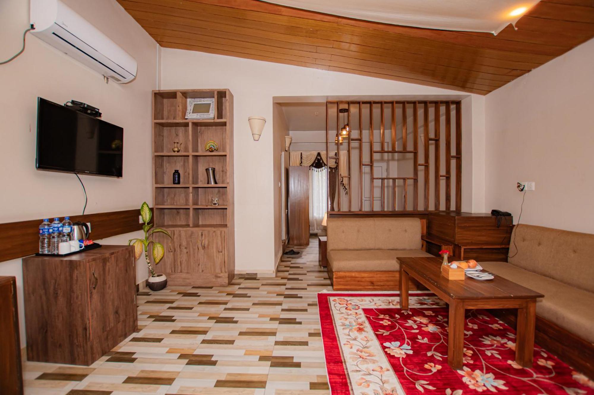 Busy Bee Resort, Pokhara Extérieur photo