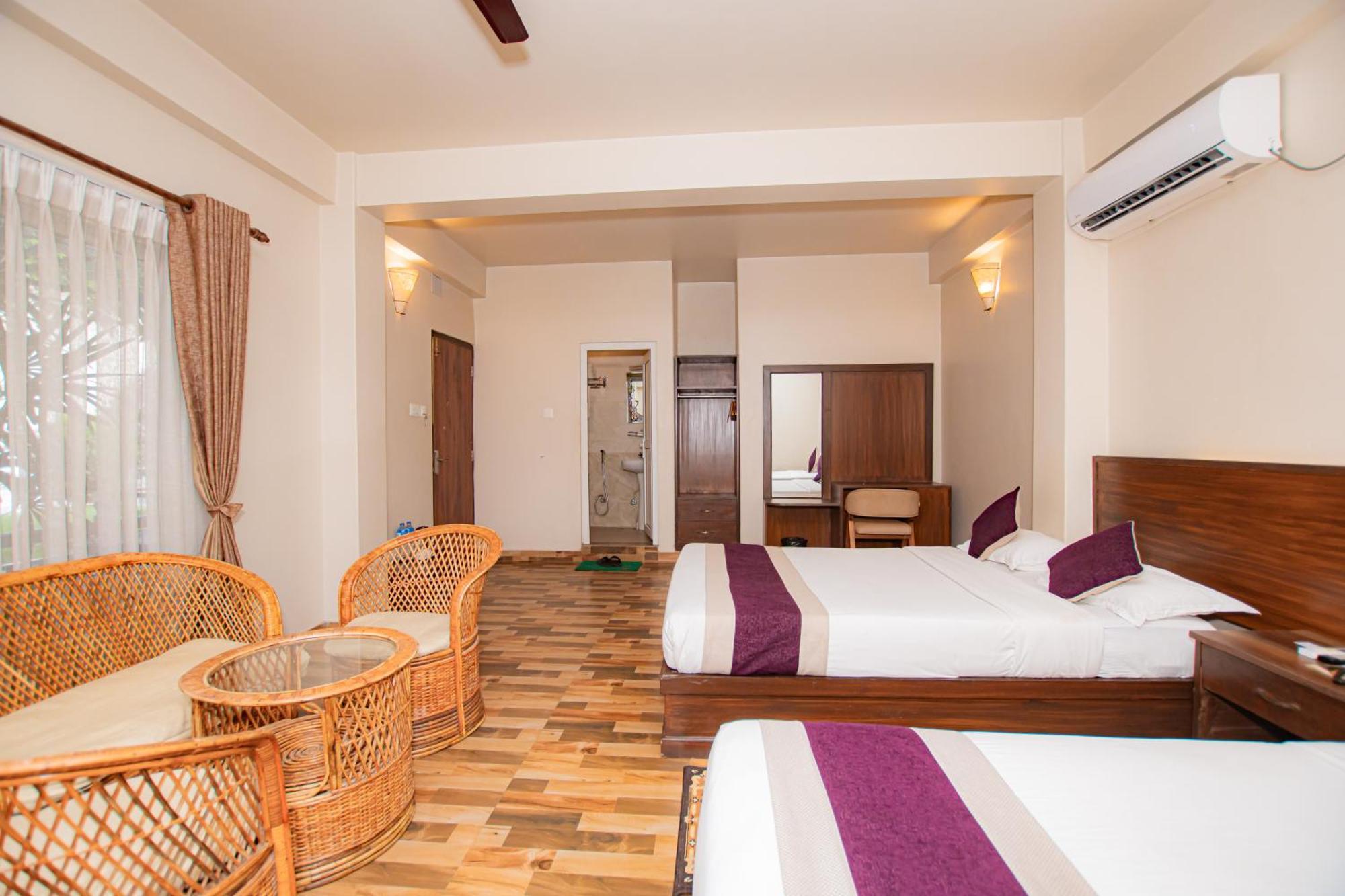 Busy Bee Resort, Pokhara Extérieur photo
